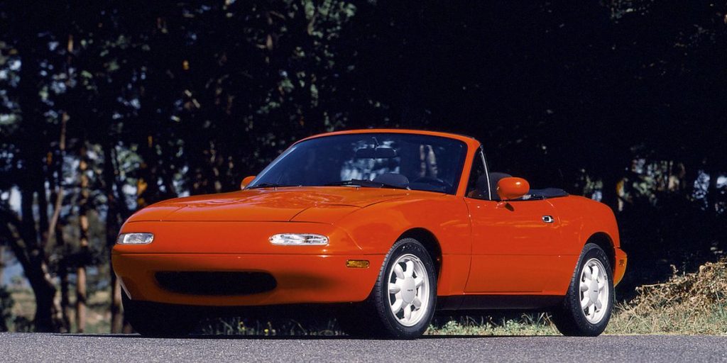 1990 Mazda MX-5 Miata Brings Pure Driving Joy