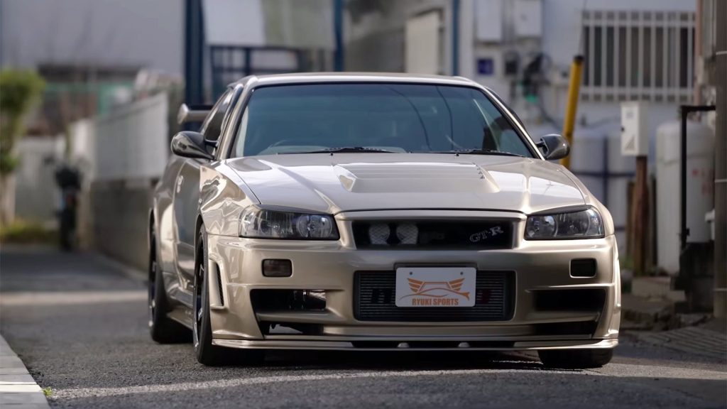 Ο Ιάπωνας έμπορος κατέχει το απίστευτο R34 Nissan Skyline GT-R αξίας 1,5 εκατομμυρίων δολαρίων