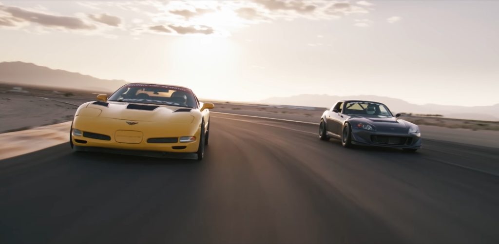 Η C5 Corvette Z06 μάχεται το Honda S2000 στην πίστα: Βίντεο