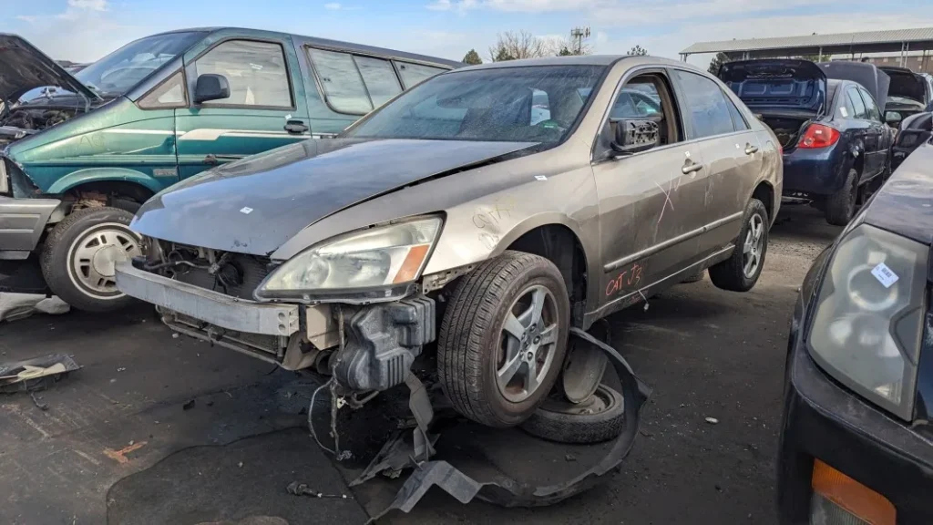 2005 Honda Accord Hybrid Sedan: Ανακαλύψτε ένα κρυμμένο στολίδι στο Junkyard – Global Village Space