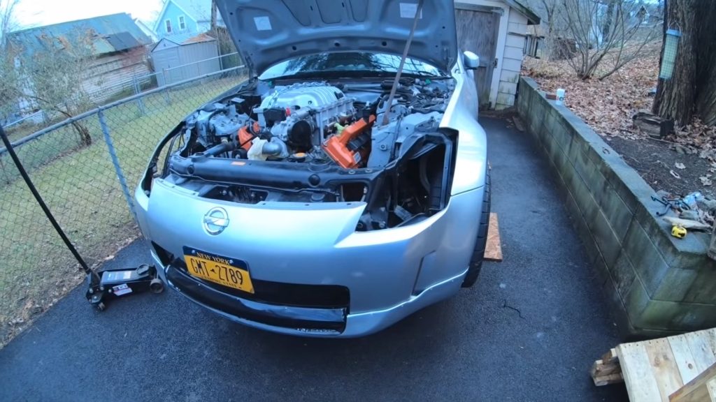 Η Fun-Loving Genius αλλάζει ένα Supercharged Hellcat V-8 σε Nissan 350Z