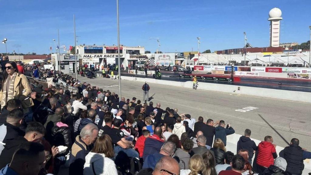 Το Ä¦al Far Drag Racing Strip της Μάλτας επιταχύνει προς τα διεθνή πρότυπα