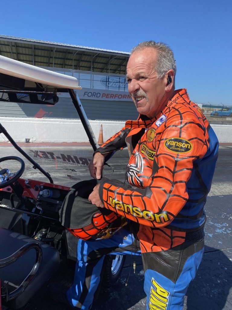 Ο SPIDERMAN ΛΑΜΒΑΝΕΙ ΤΗΝ ΚΛΗΣΗ ΤΟΥ ΣΤΟ DRAG RACING HALL of FAME της Βόρειας Καρολίνας