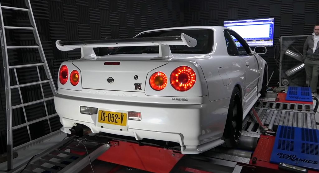 Παρακολουθήστε ένα Nissan Skyline R34 GT-R 800 HP Rock The Dyno