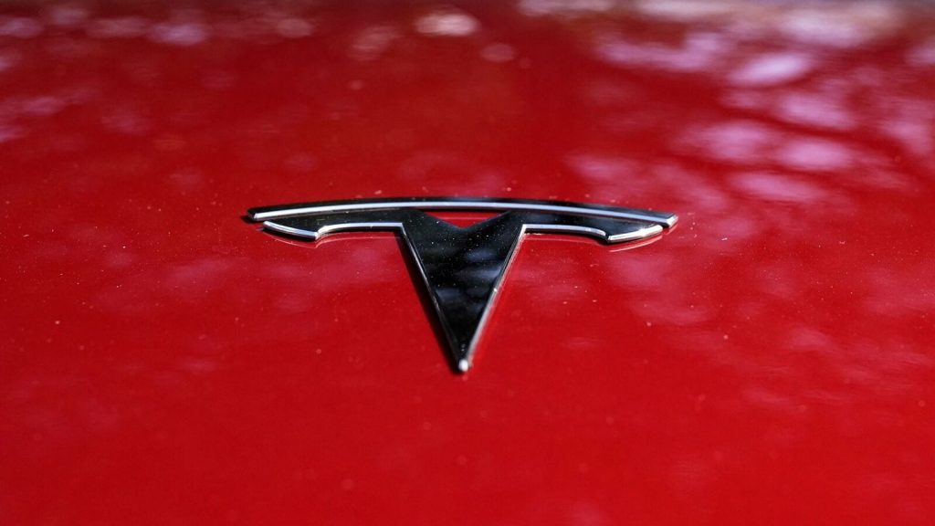 Η Tesla και η BYD κατείχαν το 35% της παγκόσμιας αγοράς ηλεκτρικών αυτοκινήτων το 2023