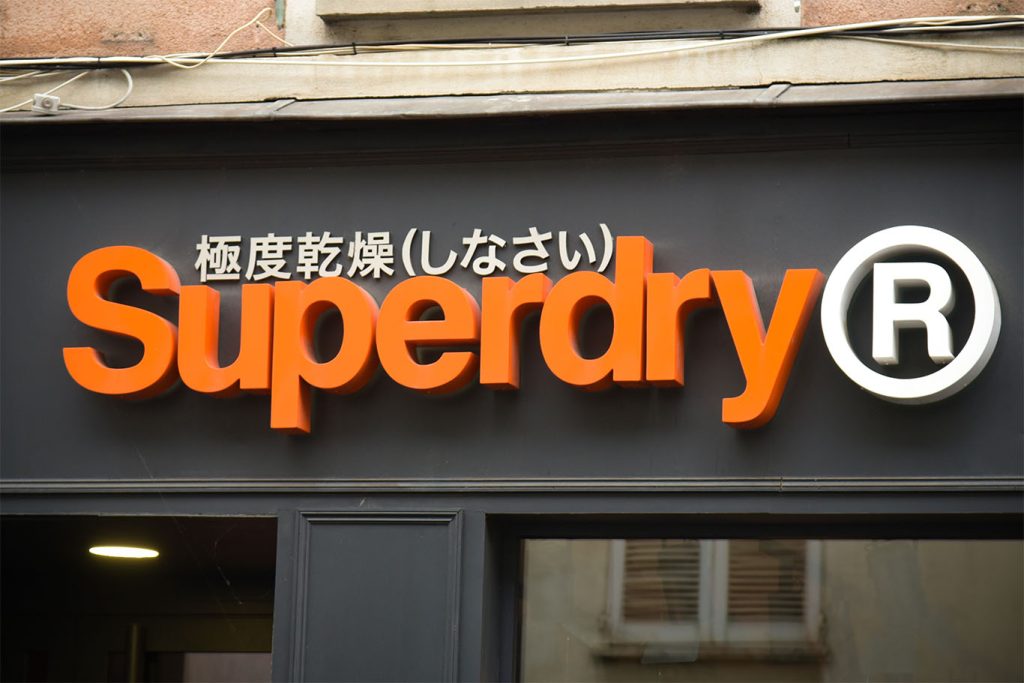 Η Superdry αποκαλύπτει τη συνεργασία «Milestone» στη Formula E