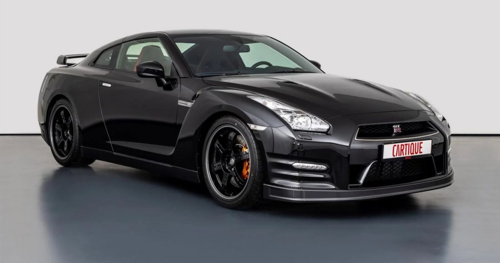 Το Nissan GT-R Black Edition του Sebastian Vettel αναζητά νέο σπίτι (φωτογραφίες)