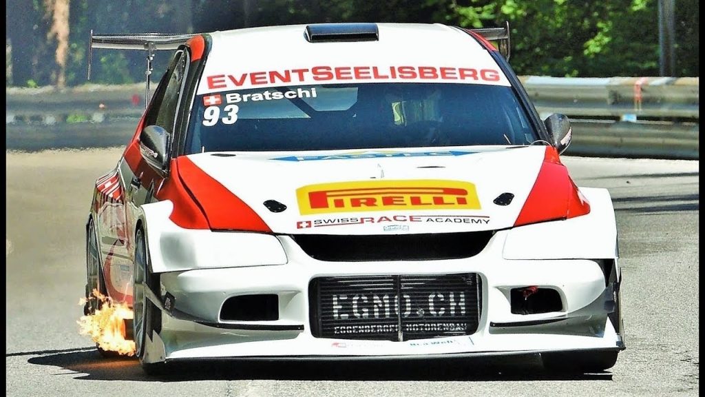 Δείτε αυτό το 700HP Mitsubishi Evo 8 RS Rip the Mountain Roads of Switzerland