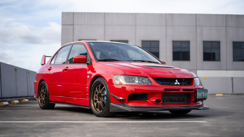 Αυτό το φορτωμένο Mitsubishi Lancer Evo 9 πωλείται για P4.5-M