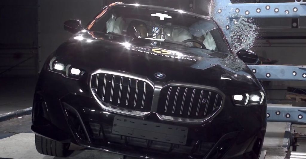 Έτσι η νέα BMW Σειρά 5 Sedan σάρωσε τις αξιολογήσεις για την ασφάλεια που προσφέρει στους επιβάτες