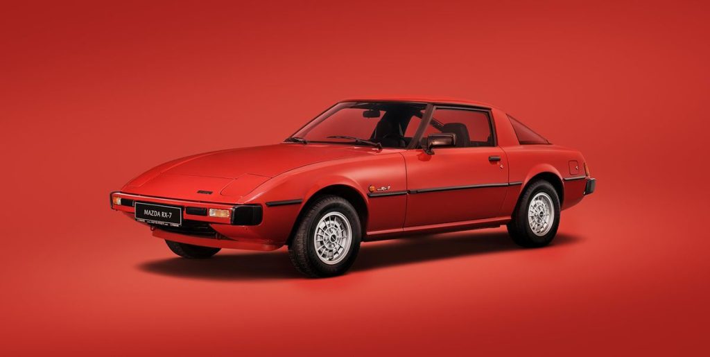 Μια ματιά πίσω στο Mazda RX-7, καθώς η αυτοκινητοβιομηχανία υποδεικνύει μια περιστροφική επιστροφή