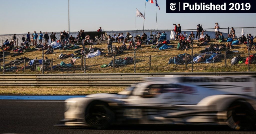 Το Le Mans Is the Season’s Premier Event.  Διοργανώνεται λοιπόν δύο φορές.