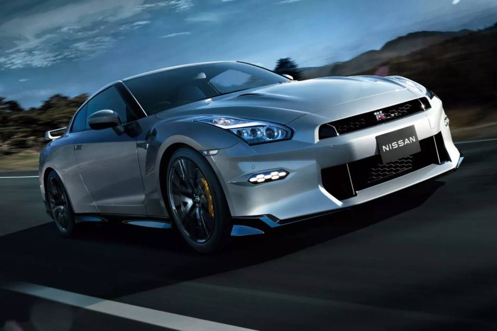 Τελικός με το πιο πρόσφατο νέο Nissan GT-R