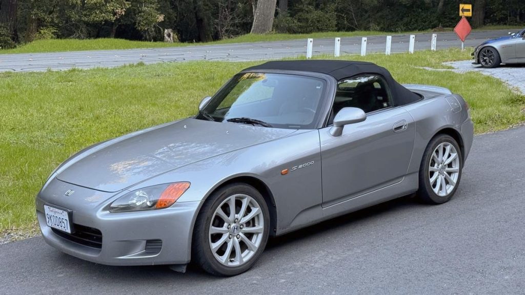 Στα 23.999 $, είναι αυτό το Honda S2000 του 2001 μια πολύ διαλυμένη ευκαιρία;