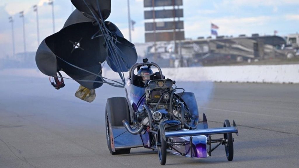 Στο Triumph in Drag Racing