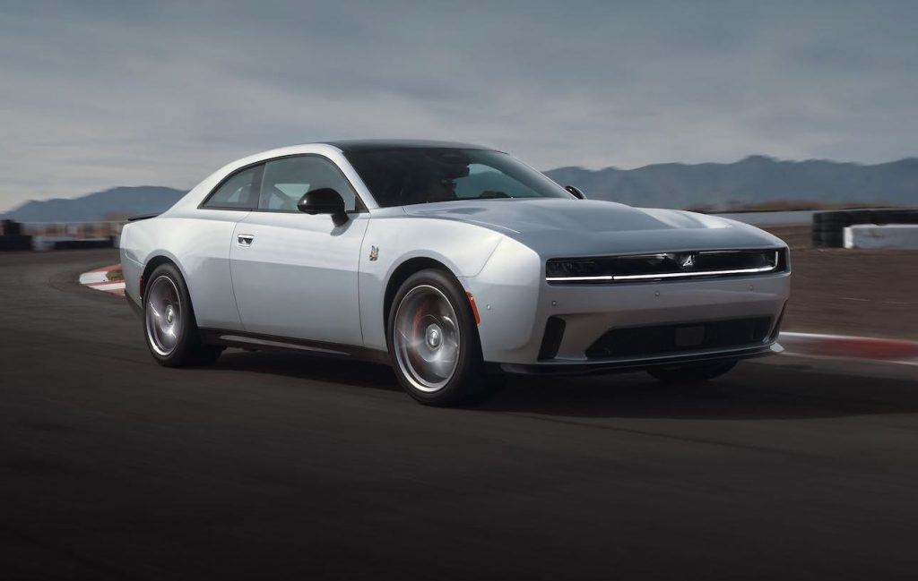 Το 2024 Dodge Charger αποκαλύφθηκε τόσο ως coupe όσο και ως sedan