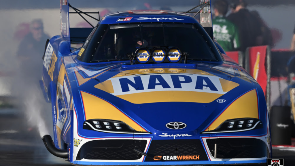 Ημιτελικός τερματισμός για τον Ron Capps στο NHRA Winternationals |  Drag Illustrated