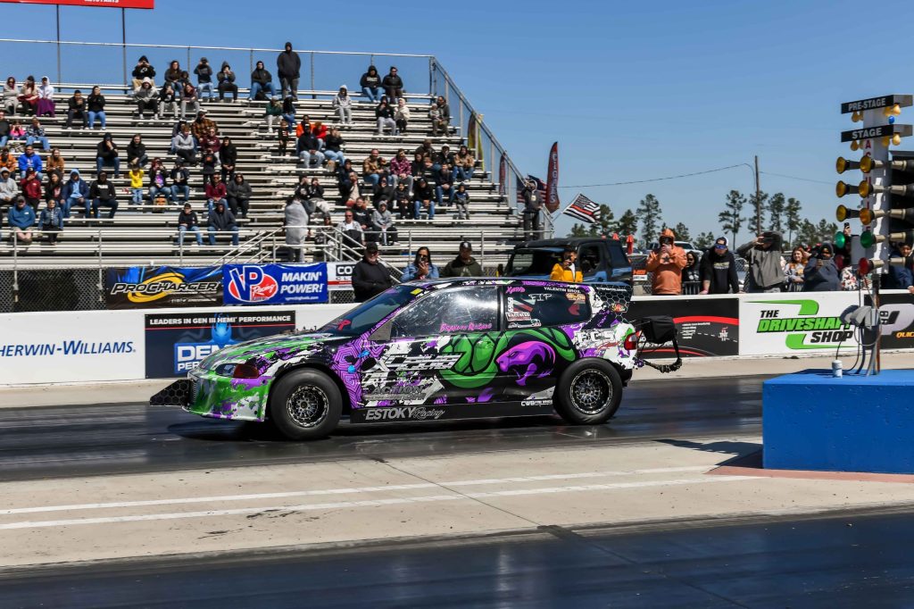 Το Import Face-Off προσελκύει το πλήθος στο Rockingham Dragway