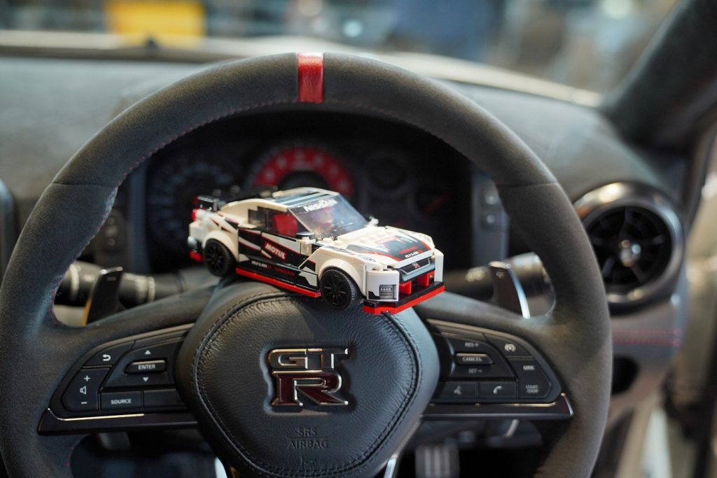 Το Nissan GT-R Nismo και σε Lego