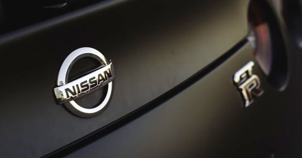 Η Nissan προσφέρει σε ορισμένους αντιπροσώπους μετρητά για να δέχονται αυτοκίνητα