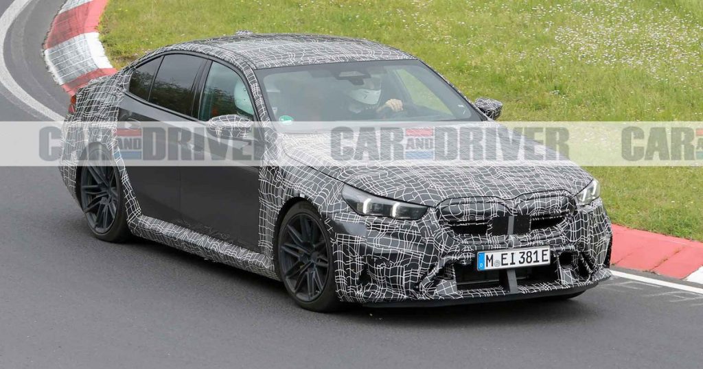 Η νέα BMW M5 αποκαλύπτει την «άγρια» εμφάνιση λίγο πριν το ντεμπούτο (φωτογραφίες)