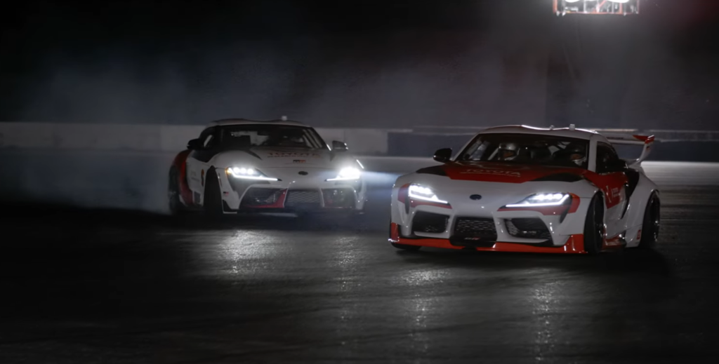 Αυτόνομο Toyota Supra σε tandem drift χωρίς ανθρώπινη παρέμβαση!